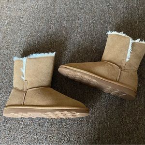 BRAND NEW WITH TAGS  FUR BOOTS GENUINE LEATHER 👢 WOMENS SIZE 7